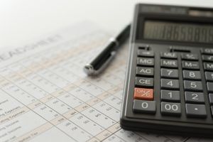 9+ Best Side jobs for Busy Moms -Bookkeeper - Bring in extra cash with a side of bookkeeping. you can do this on the side of your 9-5 or as a busy stay-at-home mom as well.