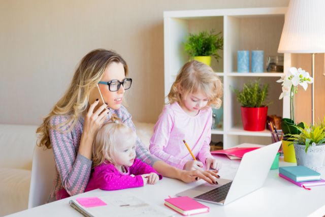 9+ Best Side jobs for Busy Moms - Start a Blog - As a busy working mom you can start a blog and make extra cash as an affiliate marketer and by monetizing your blog.