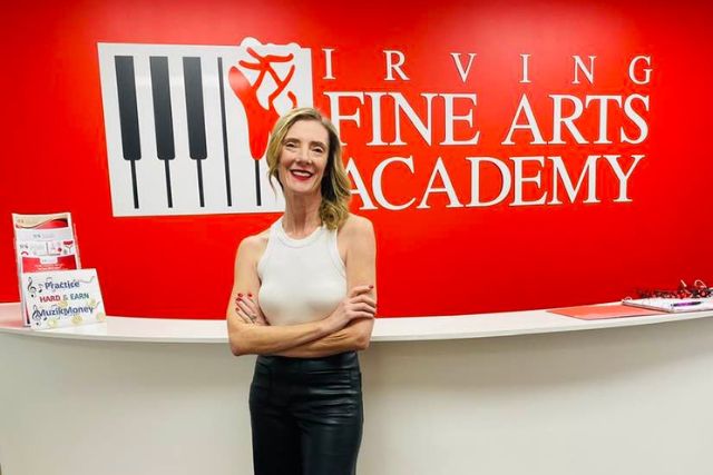 Zoe Madewell, owner of the Fine Arts Academy with over 500 students! 9+ Best Side jobs for Busy Moms - Teach Piano like me friend Zoe Madewell who started her piano teaching business in her home and grew it to a successful
Fine Arts Academy with over 500 students in Irving, Texas!