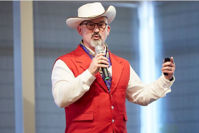 Tim Nichols created his mastermind networking group called "3 Million Percent" and has effectively helped hundreds of business owners to great success.